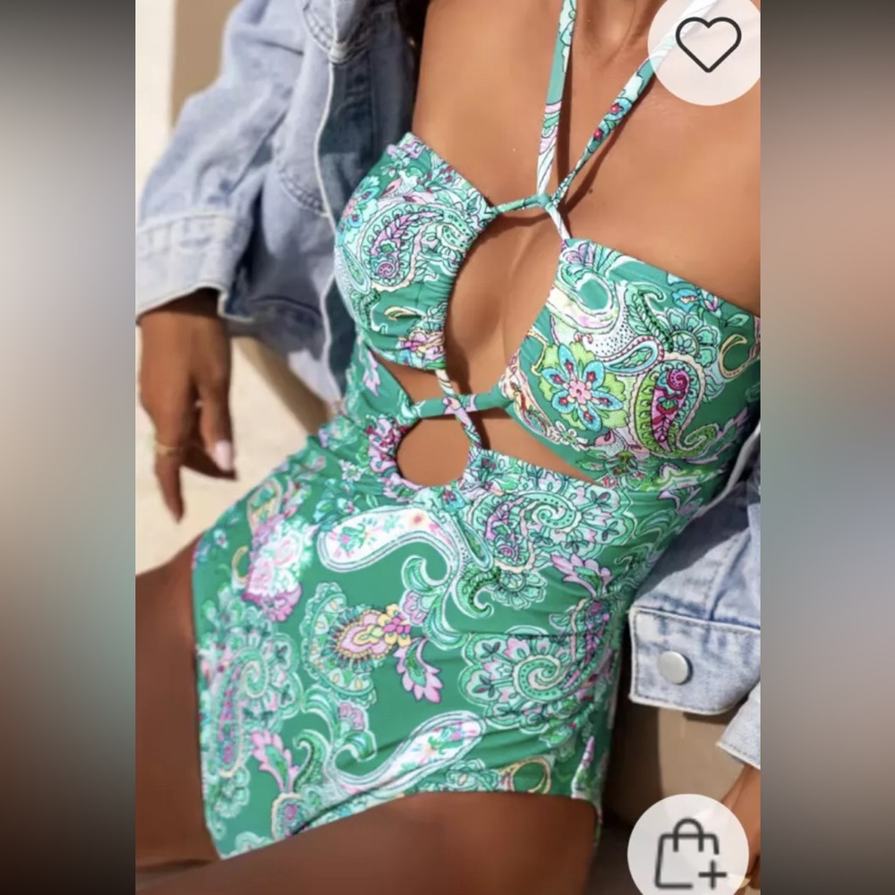 Sold out Cupshe Green Paisley Cut-Out Dress one piece swimsuit